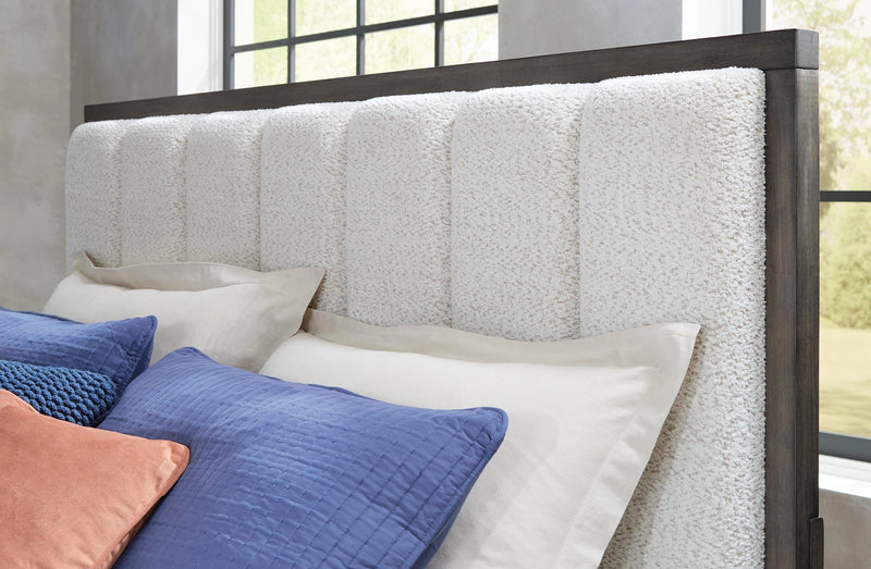 Westonfort Upholstered Panel Bed