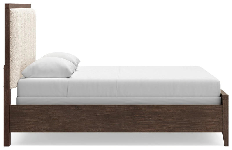 Westonfort Upholstered Panel Bed