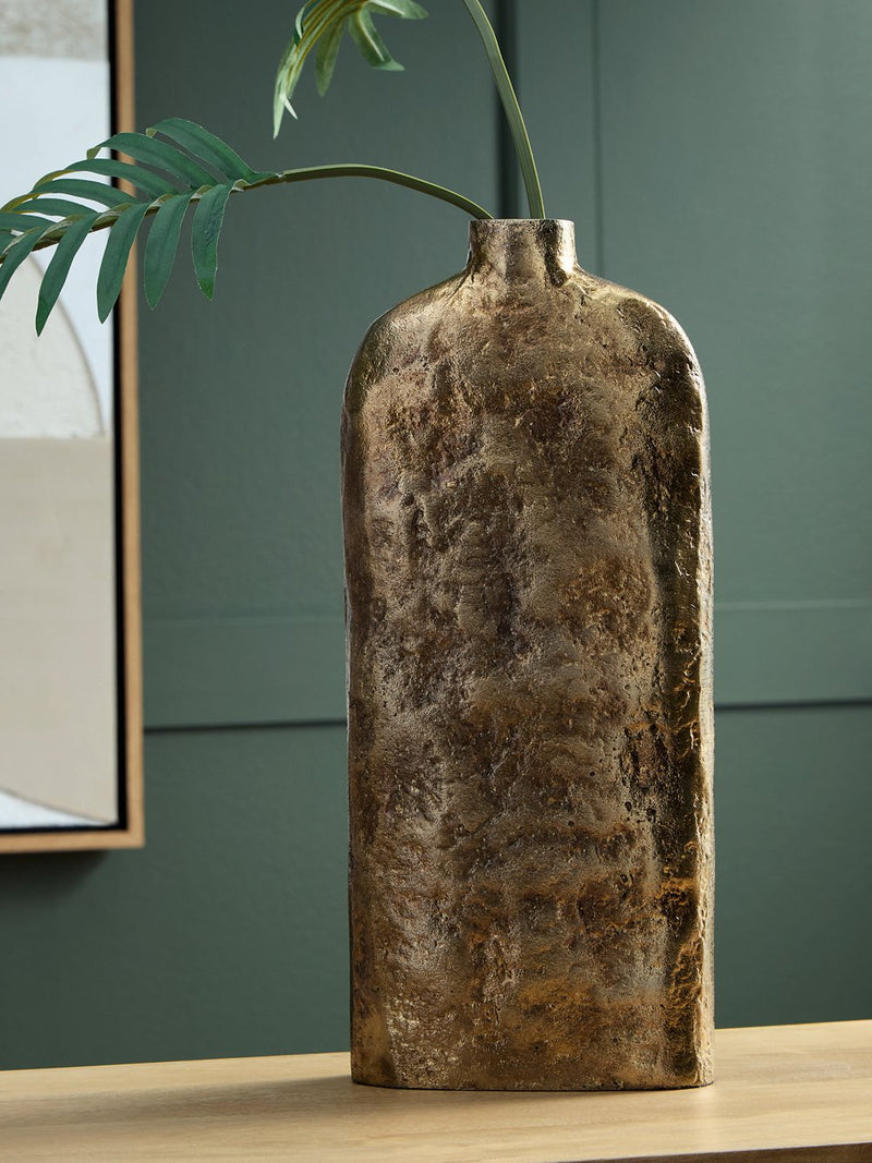 Wallmond Vase - Coastal Roots Furniture (Courtenay, BC)