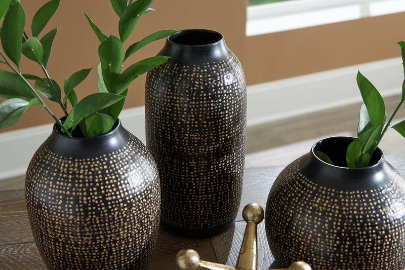 Vinburn Accessory Set (Set of 5) - Coastal Roots Furniture (Courtenay, BC)