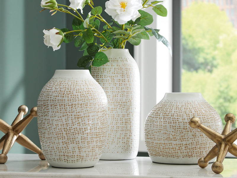 Vinburn Accessory Set (Set of 5) - Coastal Roots Furniture (Courtenay, BC)