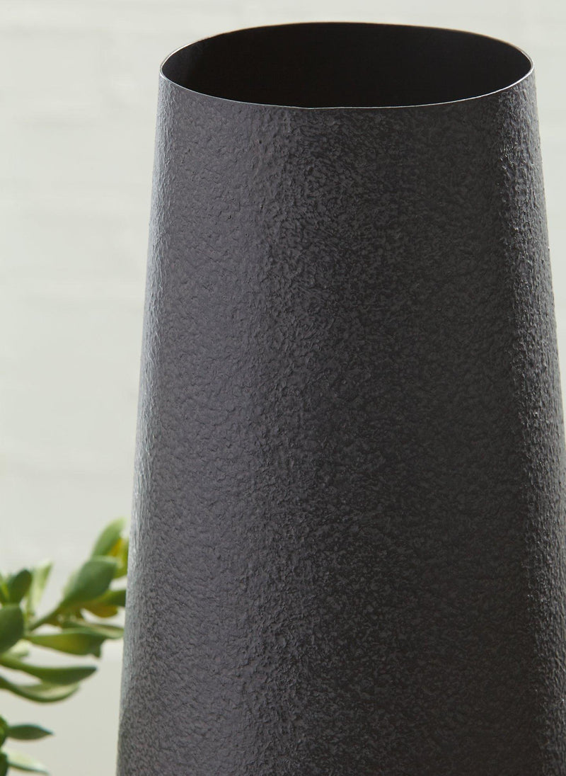 Fynn Vase - Coastal Roots Furniture (Courtenay, BC)