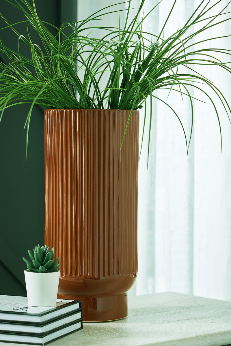 Avalyah Vase - Coastal Roots Furniture (Courtenay, BC)