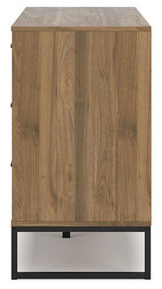 Deanlow Bedroom Package - Coastal Roots Furniture (Courtenay, BC)