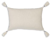 Winbury Pillow - Coastal Roots Furniture (Courtenay, BC)