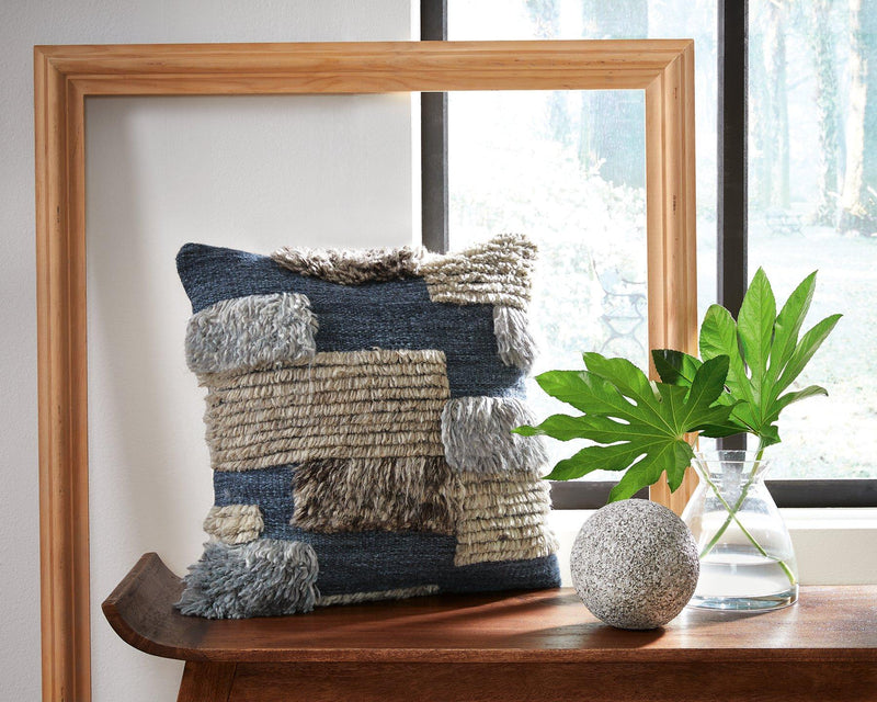 Gibbend Pillow - Coastal Roots Furniture (Courtenay, BC)