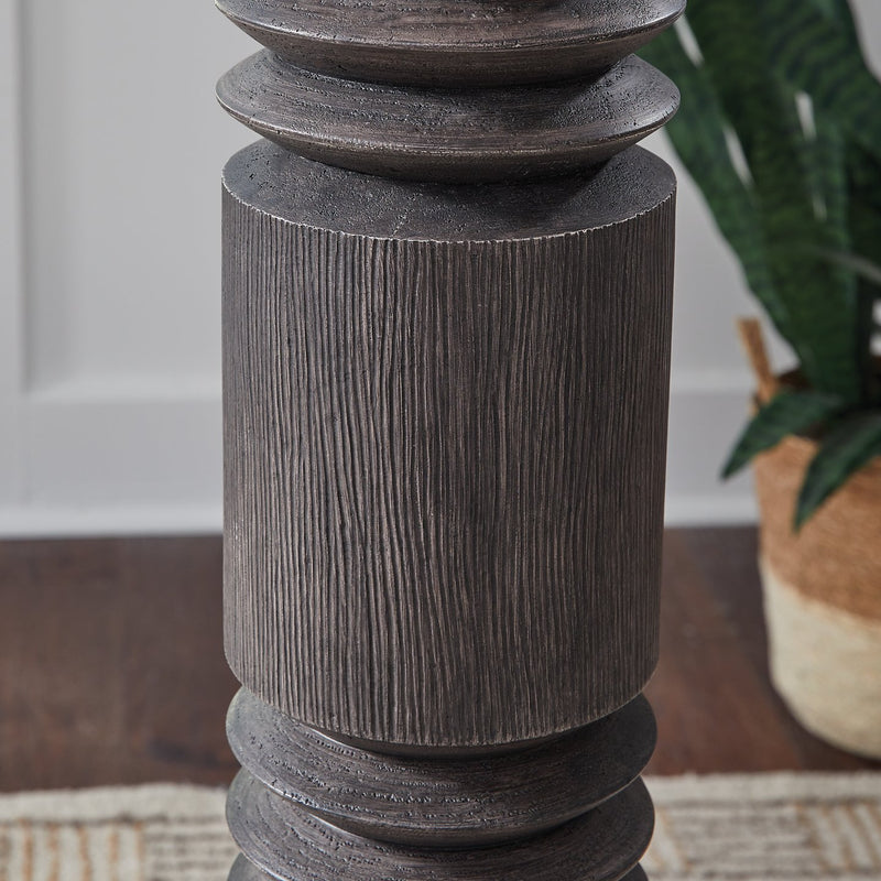 Fainwell Floor Lamp - Coastal Roots Furniture (Courtenay, BC)