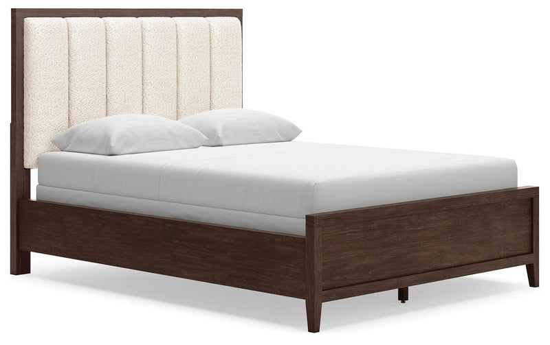 Westonfort Upholstered Panel Bed